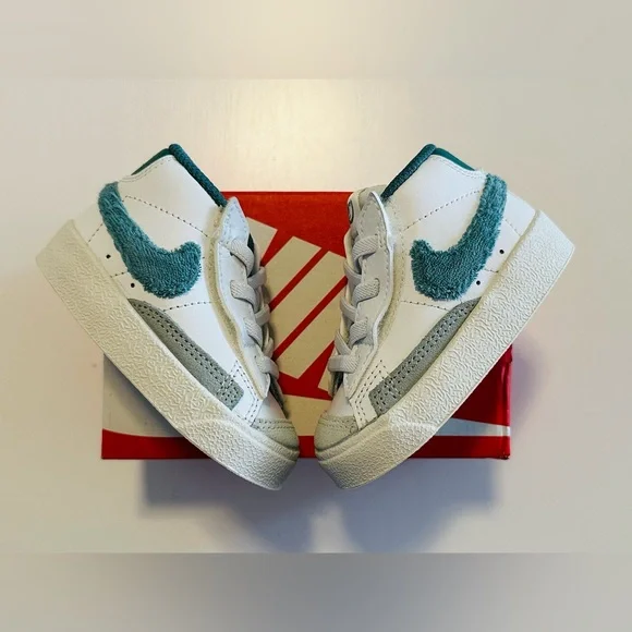 Nike Blazer Mid 77 - Picture 2 of 2